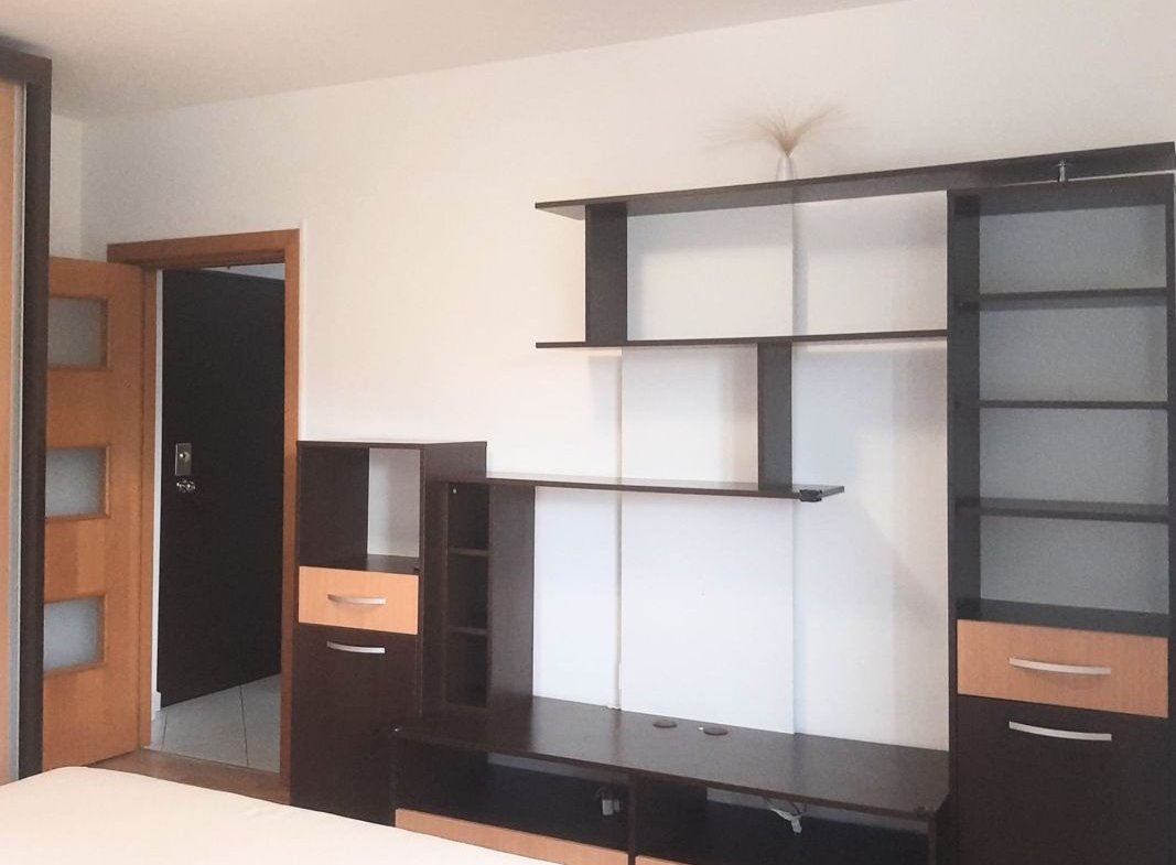 Apartament Renovat 2 Camere + Boxă 7 MP  Vedere Superbă spre Tâmpa