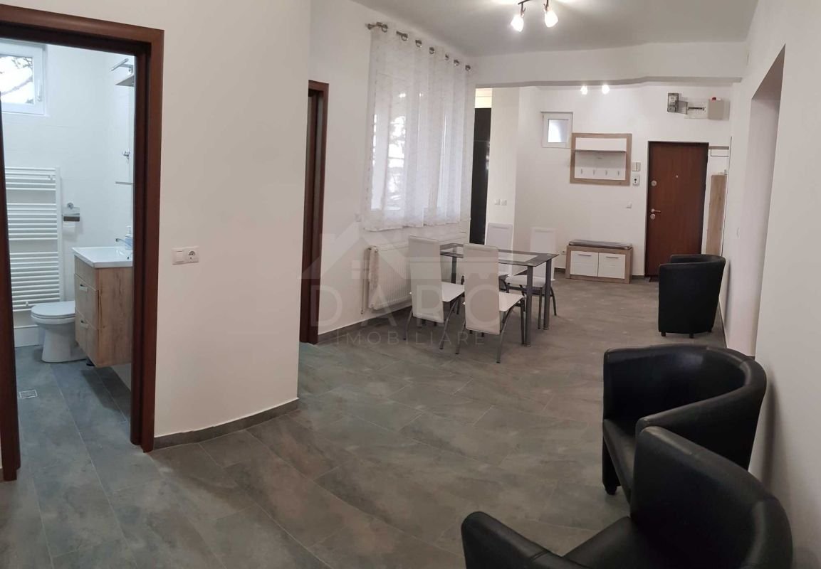 a398e50a7c18425b8ea6a74b2a879de1 Închiriez apartament 4 camere zona rezidențială