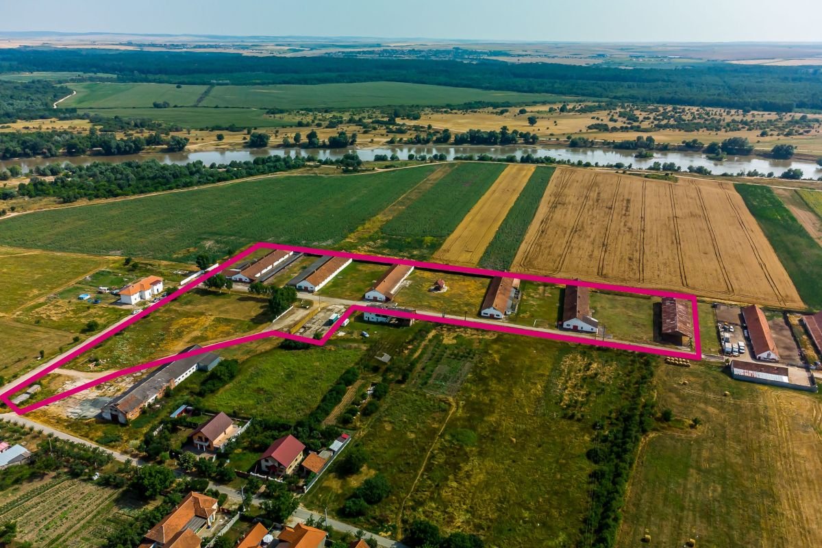 a8816525a0ae4114b10f080432fb6217 Fermă Mândruloc 2,5 ha