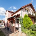 Vilă cu 6 camere în zona rezidențială – Poltura