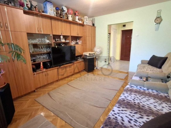 De vanzare Apartament cu 3 camere