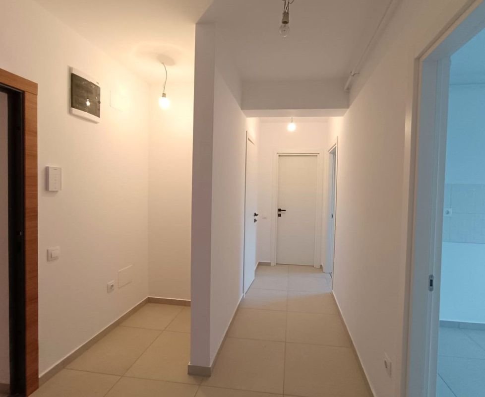 Vanzare apartament nou 2 camere Intabulat nou nelocuit  zona Tractorul