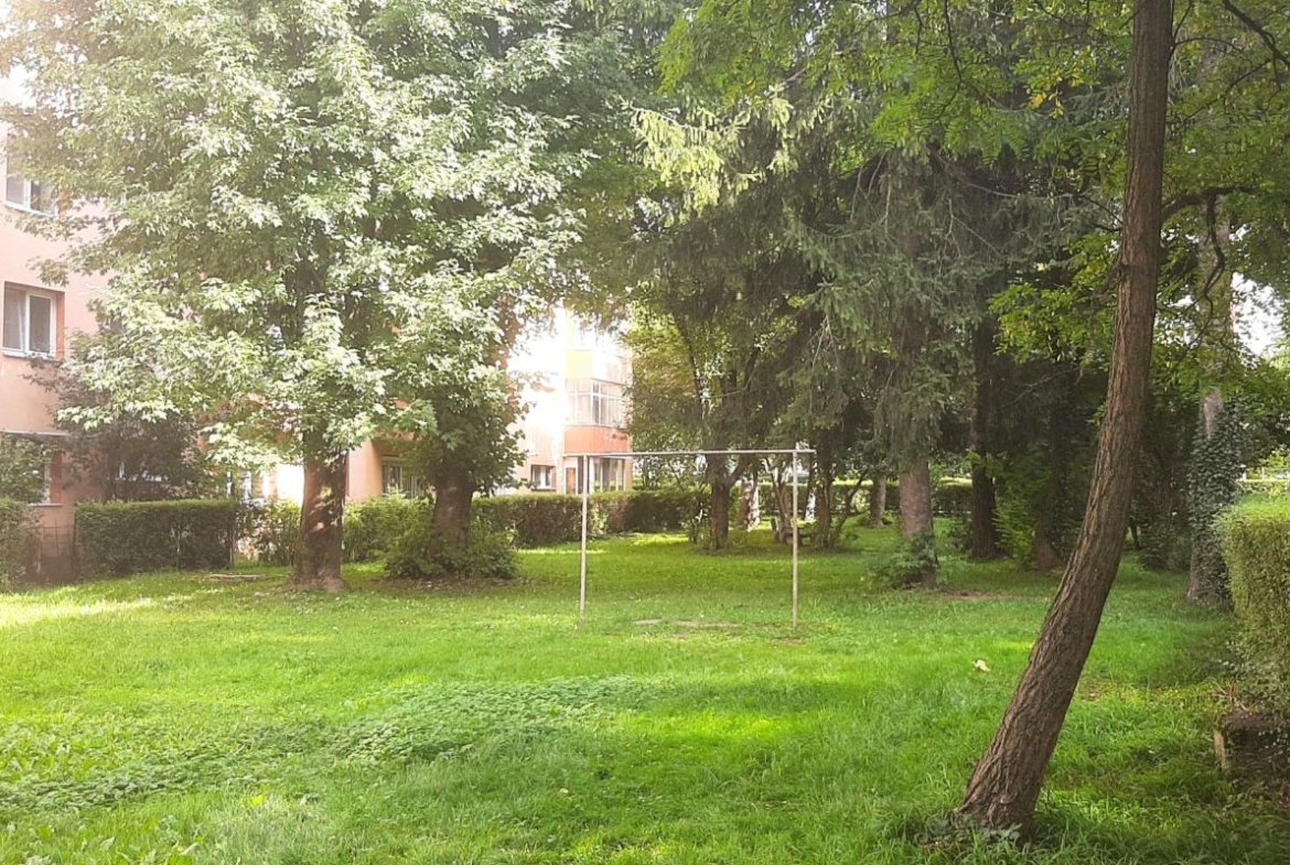 Apartament 2 camere 89000 EUR etaj intermediar foarte aproape de piata Astra