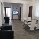 Închiriez apartament 4 camere zona rezidențială