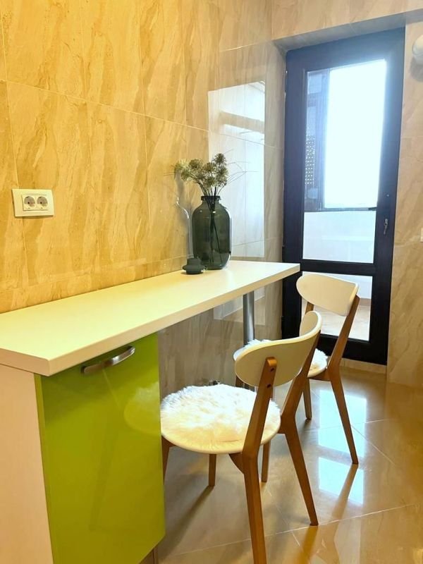 De inchiriat apartament cu o camera Italian Residence, et. 5, 400 euro