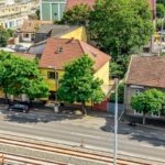 Imobil versatil D+P+E+M | Arteră principală Arad | Curte cu acces auto