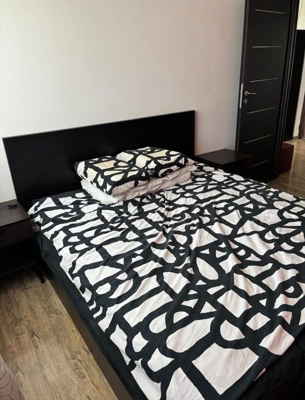 Inchiriez apartament 2 camere  Prelungirea Ghencea cu loc de parcare.