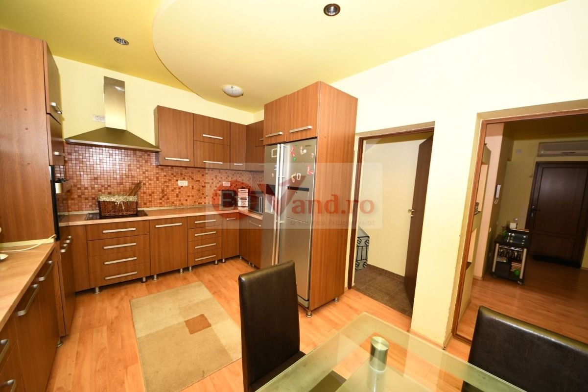 bdac454c068349598af759e5d83e1845 Vila spatioasa, pretabil pentru locuit/clinica, zona Micro 17 – Galati