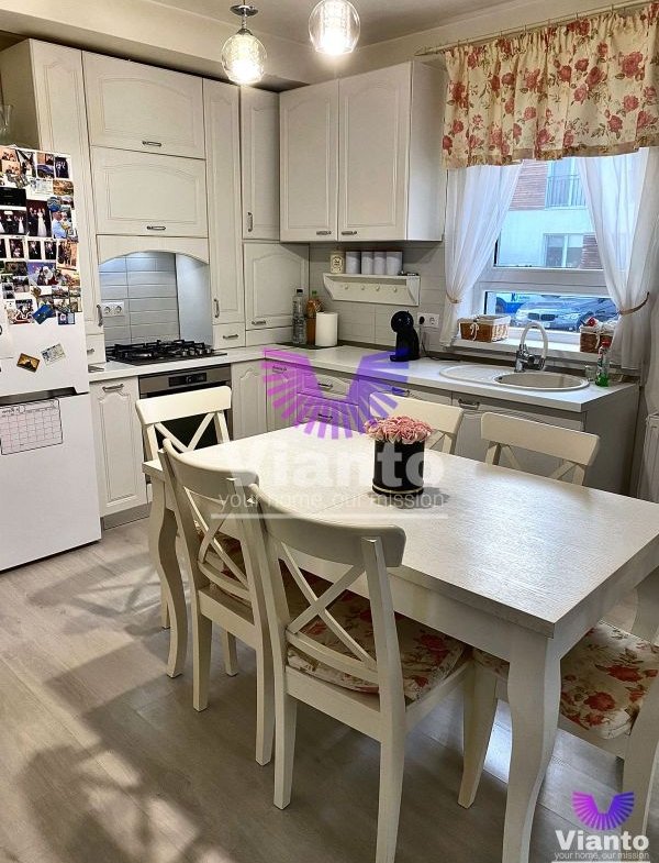 Apartament 3 camere si curte proprie | Parcare privata | Selimbar
