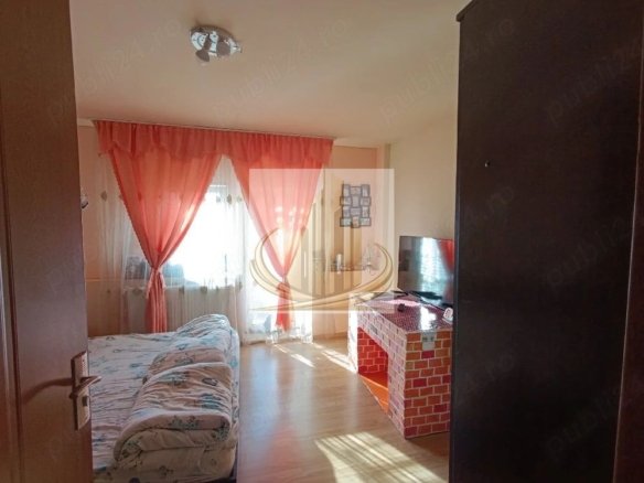 Apartament spațios cu 3 dormitoare și balcon | Zona Calea Șagului