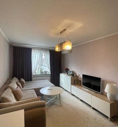 Vand Apartament de 3 Camere Zona Rahova