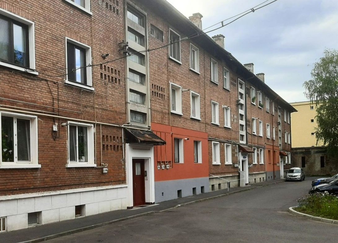 Apartament Renovat 2 Camere + Boxă 7 MP  Vedere Superbă spre Tâmpa