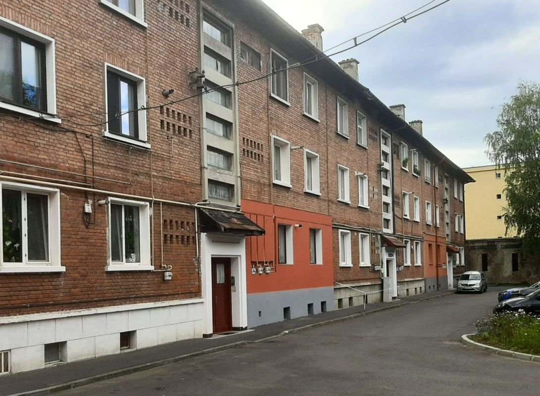 Apartament Renovat 2 Camere + Boxă 7 MP  Vedere Superbă spre Tâmpa