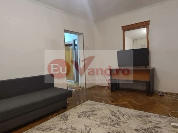 De vanzare apartament cu 2 camere, central, Bloc BR, et. 2, 76.000 euro