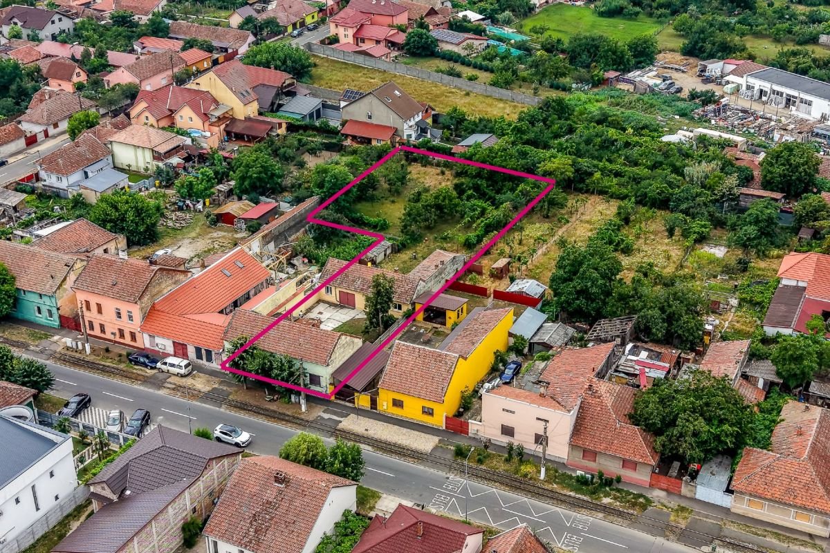 Casa cu potential multiplu cu teren generos pe strada Dunarii