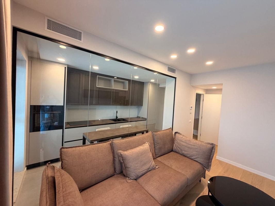 ce4e23412f5a44b4b4b0e6b150b0e798 NUSCO CITY | Mobila Rovere | Bucatarie inchisa | Parcare inclusa | LUX