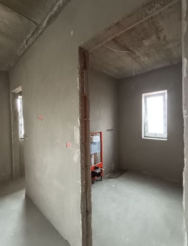 Jumătate de duplex cu interior la gri de vânzare în Giarmata Vii