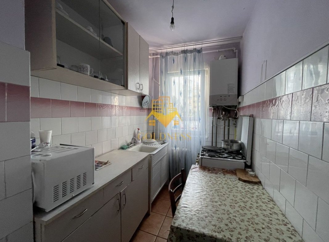 3 camere de renovat| Academia de Muzica, Bucium|  Manastur, etaj 3/4 |