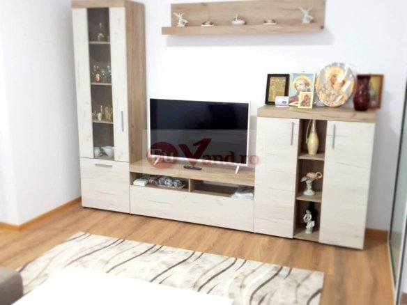 De inchiriat apartament cu 2 camere Micro 19, etaj 1, 330 euro