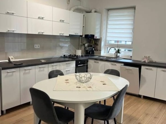 Inchiriez apartament cu doua camere cartier Maurer