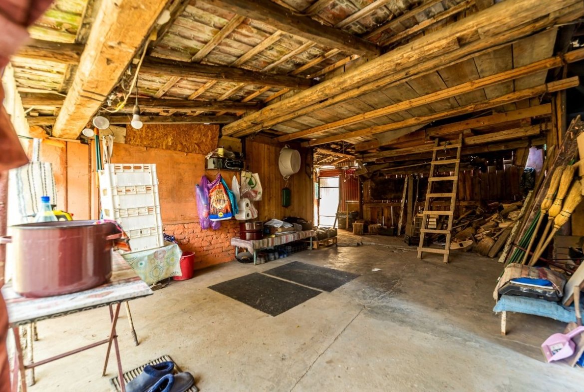 Casa 3 camere, bucatarie si baie, in zona centrala din Chisineu-Cris