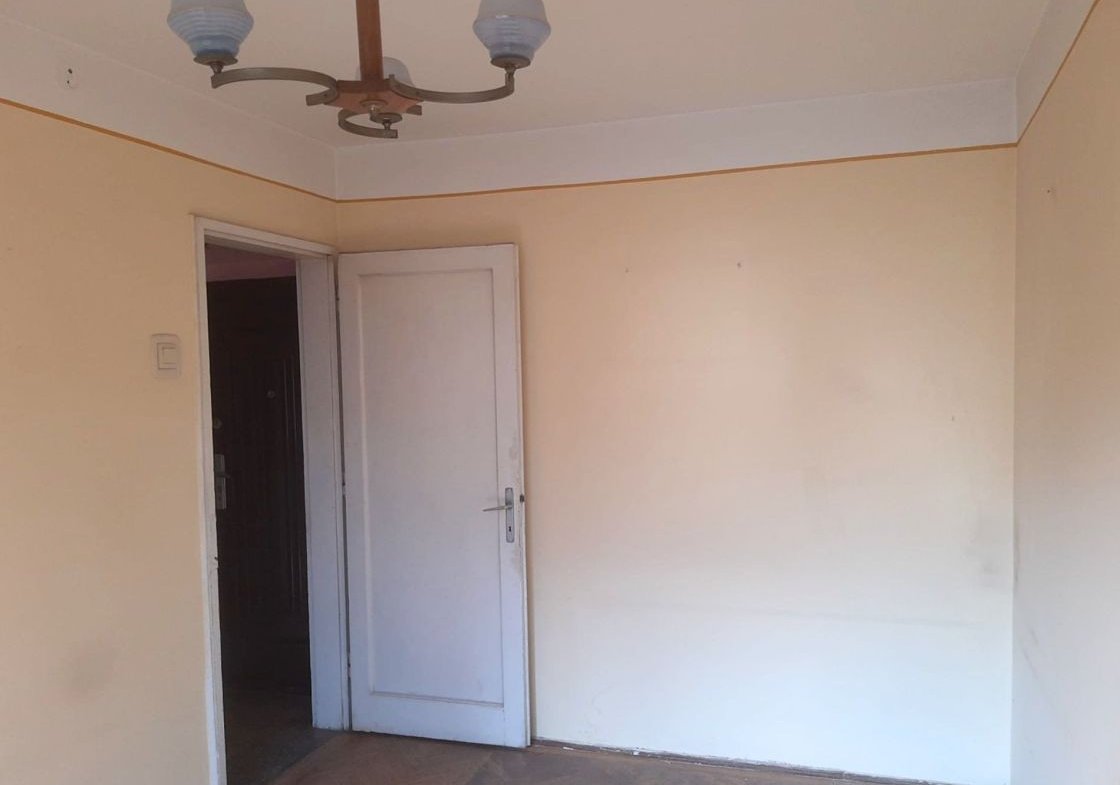 Apartament 2 camere 89000 EUR etaj intermediar foarte aproape de piata Astra
