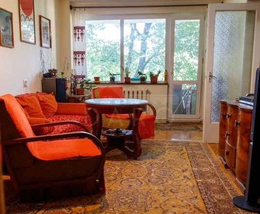 Apartament cu 3 camere in zona Cornisa, 7 Noiembrie , pe Romanu Vivo