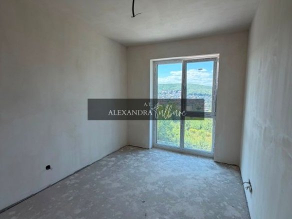 Apartament 3 camere, 2 bai, balcon, etaj intermediar, garaj, Zorilor