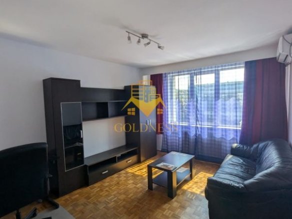 2 camere decomandate | Central, Mihai Viteazu| Etaj 2, orientat Sud|