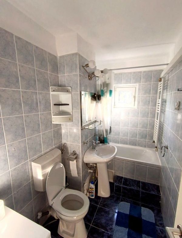 Apartament cu 2 camere, 55 mp, centrală proprie și aer condiționat
