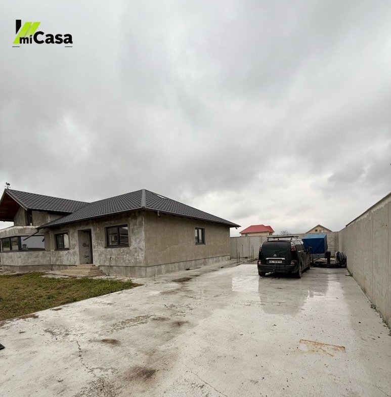 Casă cu 6 camere, în Șendreni