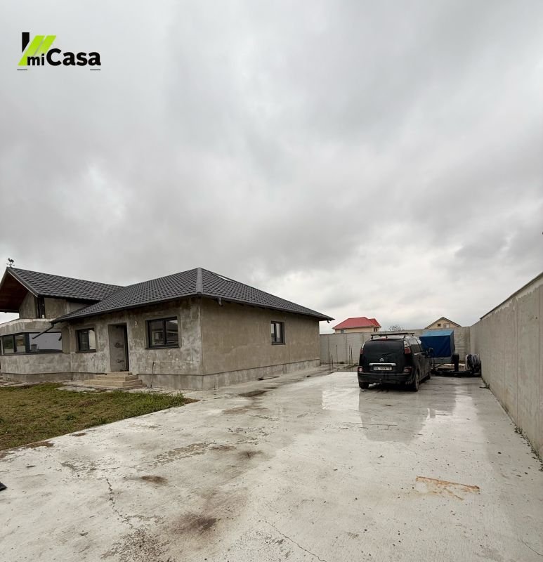 ec43b7c5e5eb4bf4a28fa1134dbda3b8 Casă cu 6 camere, în Șendreni