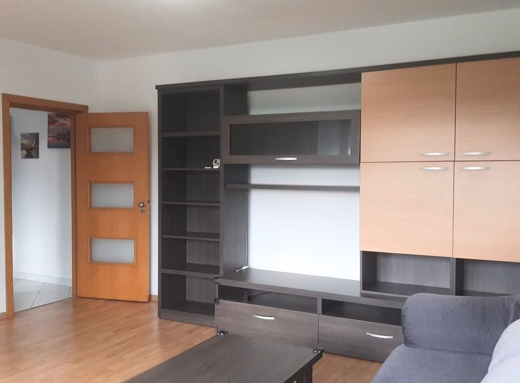 Apartament Renovat 2 Camere + Boxă 7 MP  Vedere Superbă spre Tâmpa