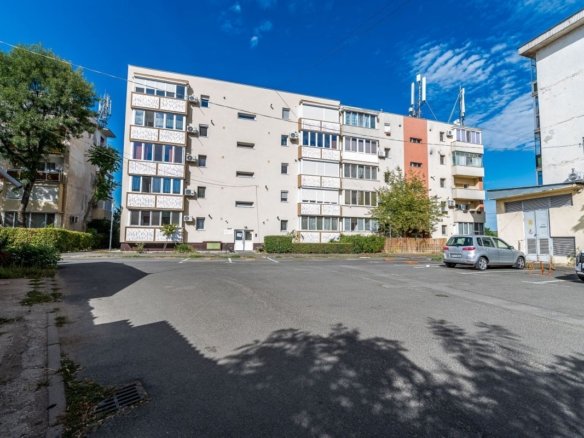 Apartament cu 3 camere decomandat la parter in Confectii Comision 0%