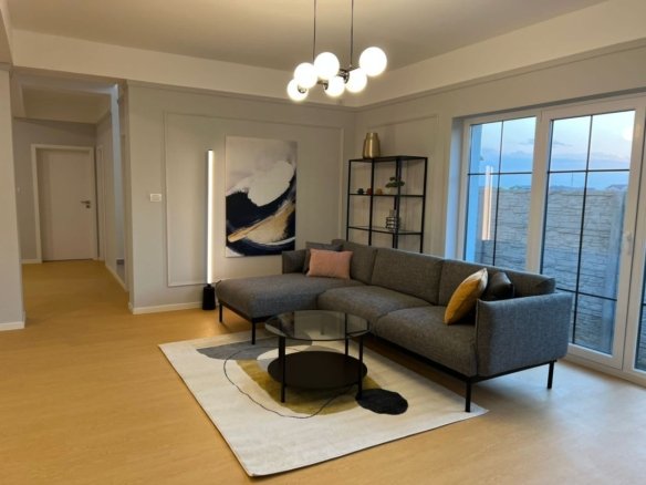 Casa Dumbravita cu 4 dormitoare si teren de 350mp