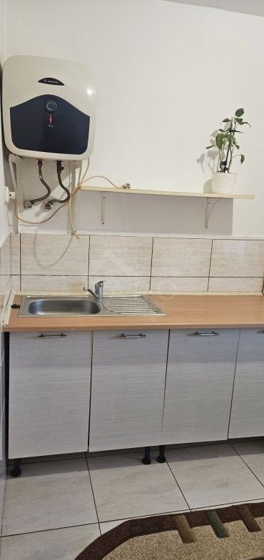 Apartamenr 1 camera 20mp ,aproape de spital si UMF