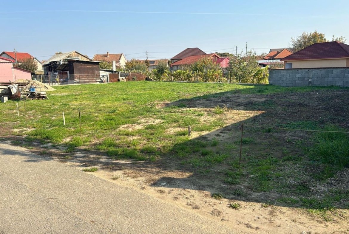 Teren intravilan com Bors, 563 mp, 32 ml front- Pret 36.000 euro neg