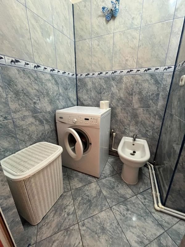 De inchiriat apartament cu 2 camere, etaj 1, Siderurgistilor, 450 E