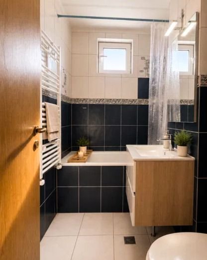 Deschizi geamul și vezi Brașovul 2 camere renovat zona Tractorul
