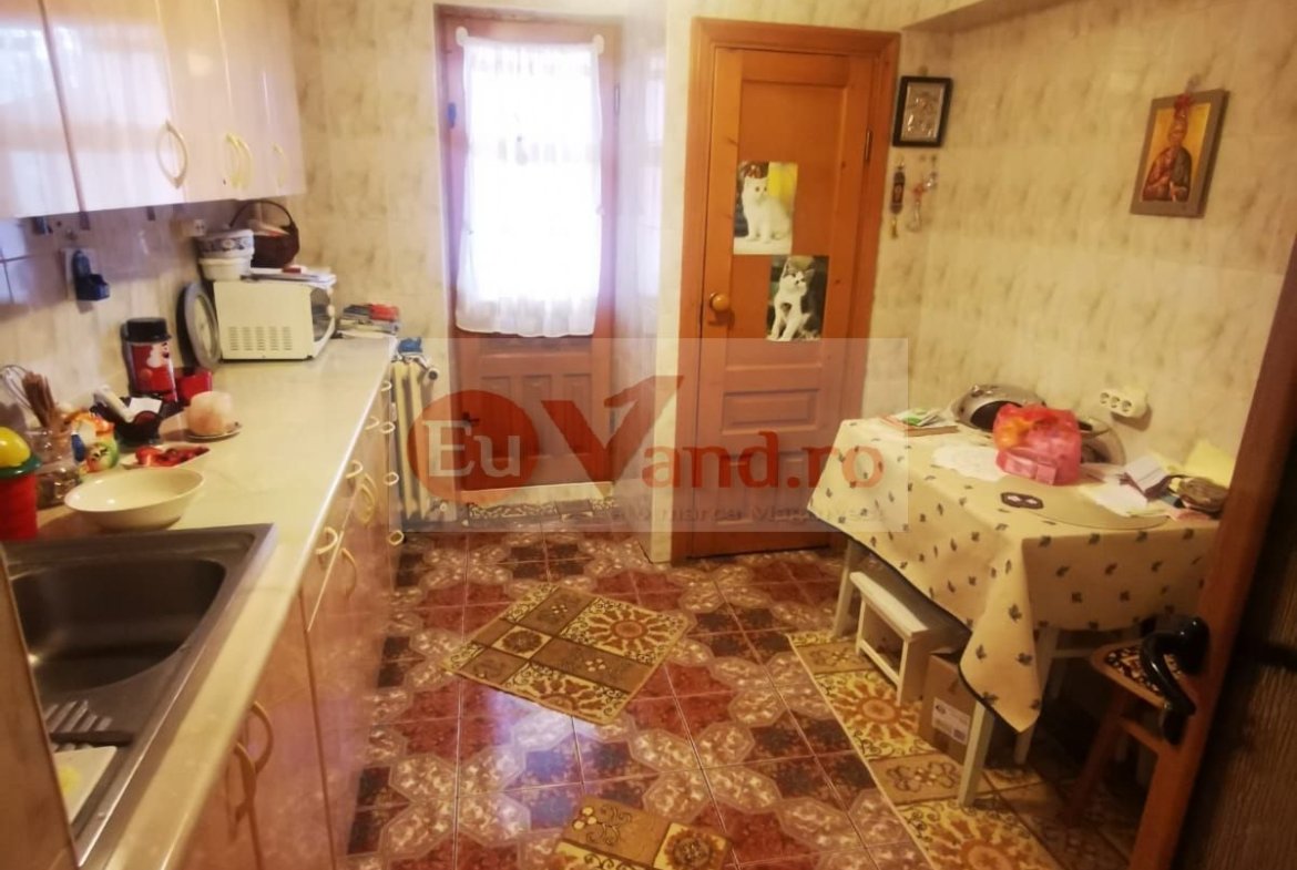 De vanzare aparatment cu 3 camere Mazepa 1, BR-uri, etaj 4/10, 98.000 E