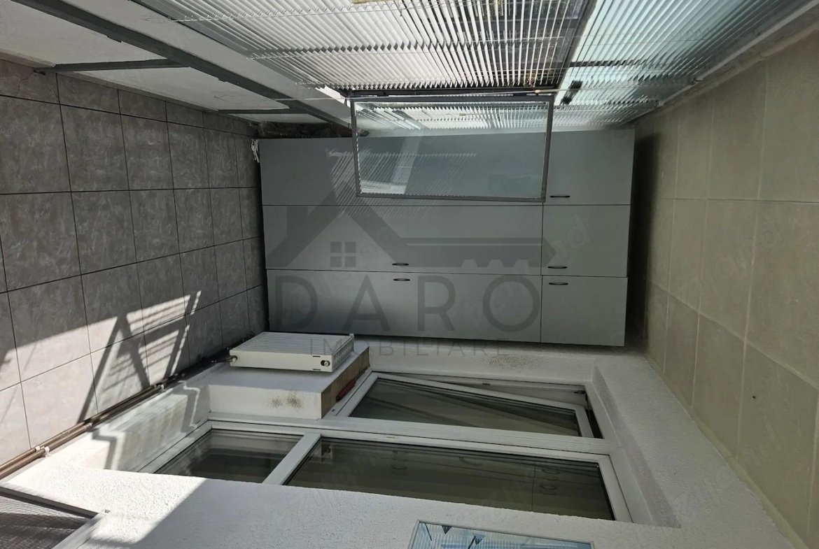Vând ap. 2 camere Tudor-zona Pensiunea Europa, însorit, zona linistita+ Garaj