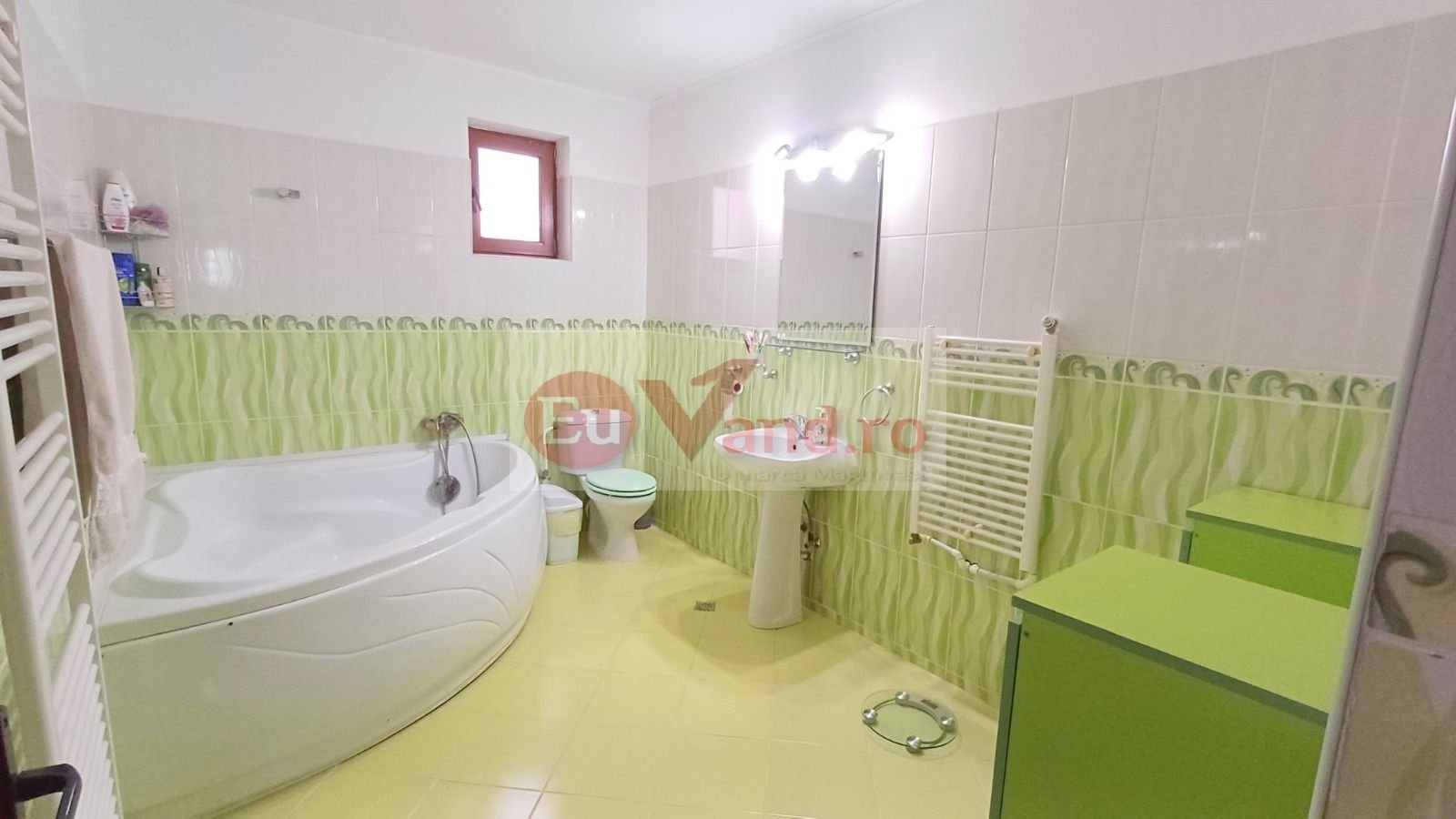 025a5f5e0f074a8f9bc40c66b68af3bc Vila P+1+M, 6 camere, Micro 16, 303 mp utili, teren 406 mp – 272.000 Euro