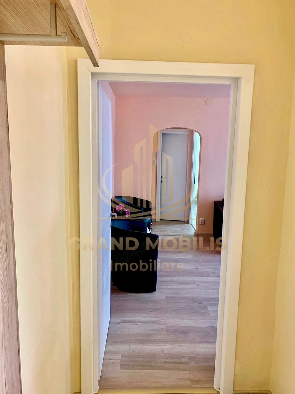 Proprietar vand apartament cu 2 camere zona Dambovita