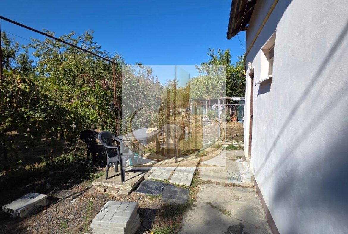 Casa de vânzare 4 camere 409mp Ronat