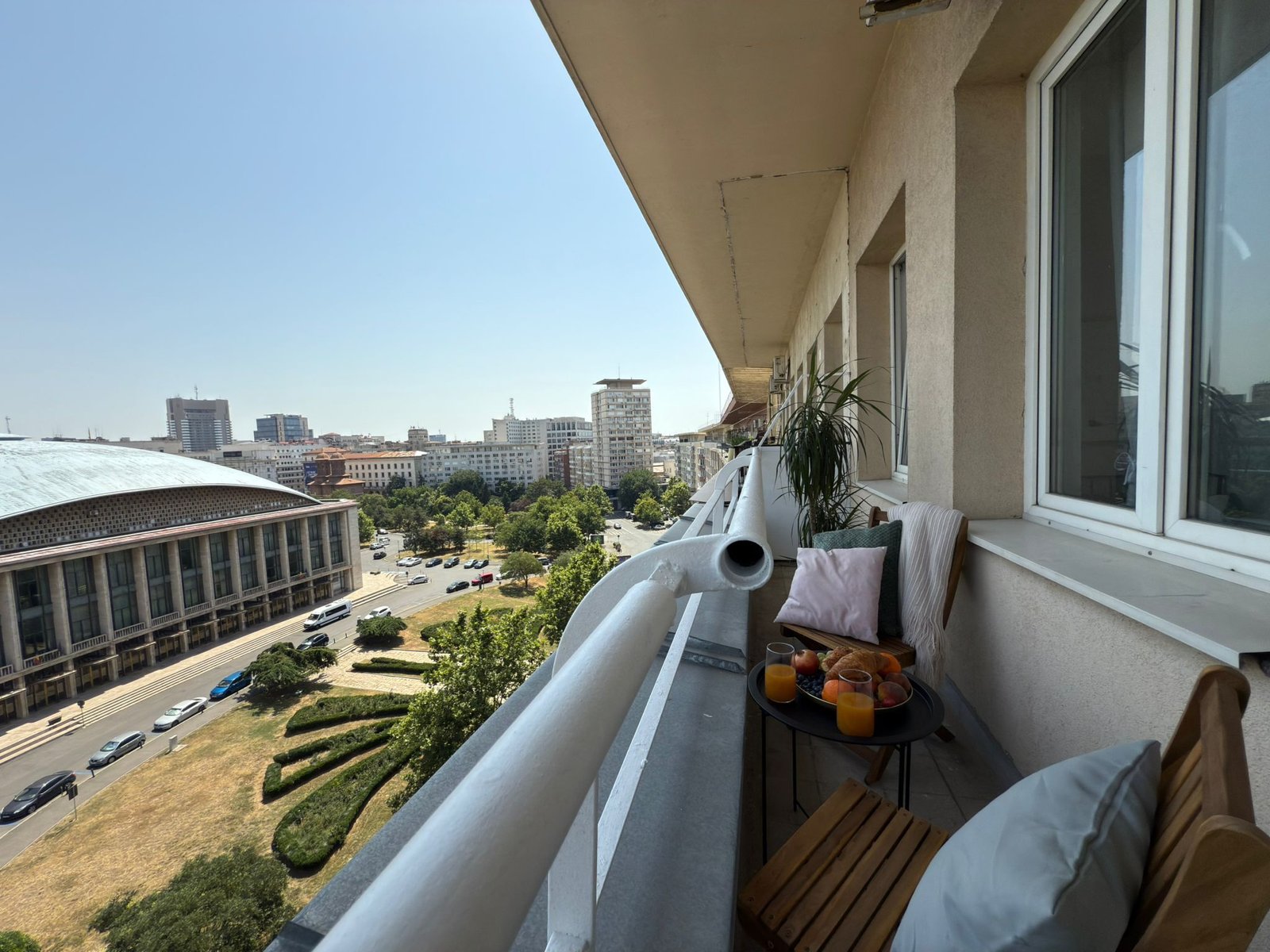 Sala Palatului apartament 3 camere prima inchiriere