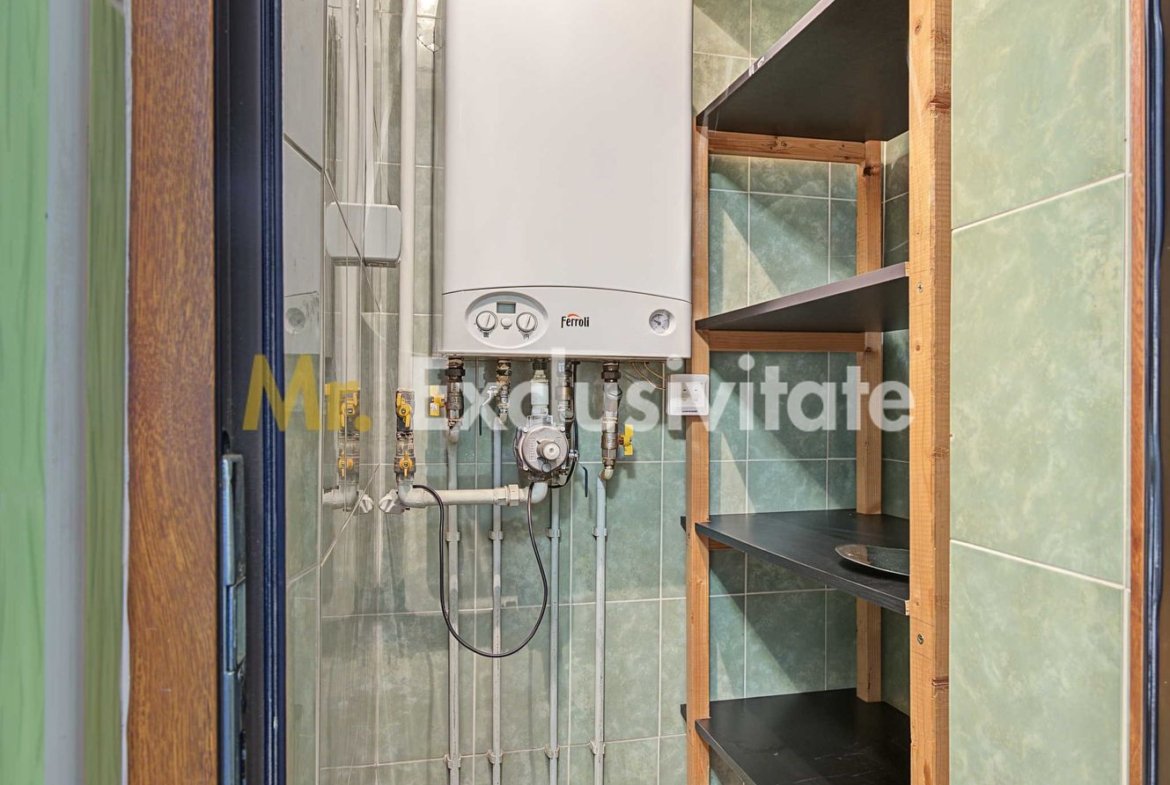 Apartament cu 3 camere decomandat etaj intermediar