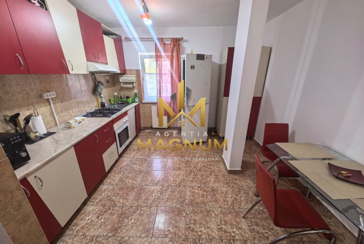 Apartament cu 3 camere de inchiriat
