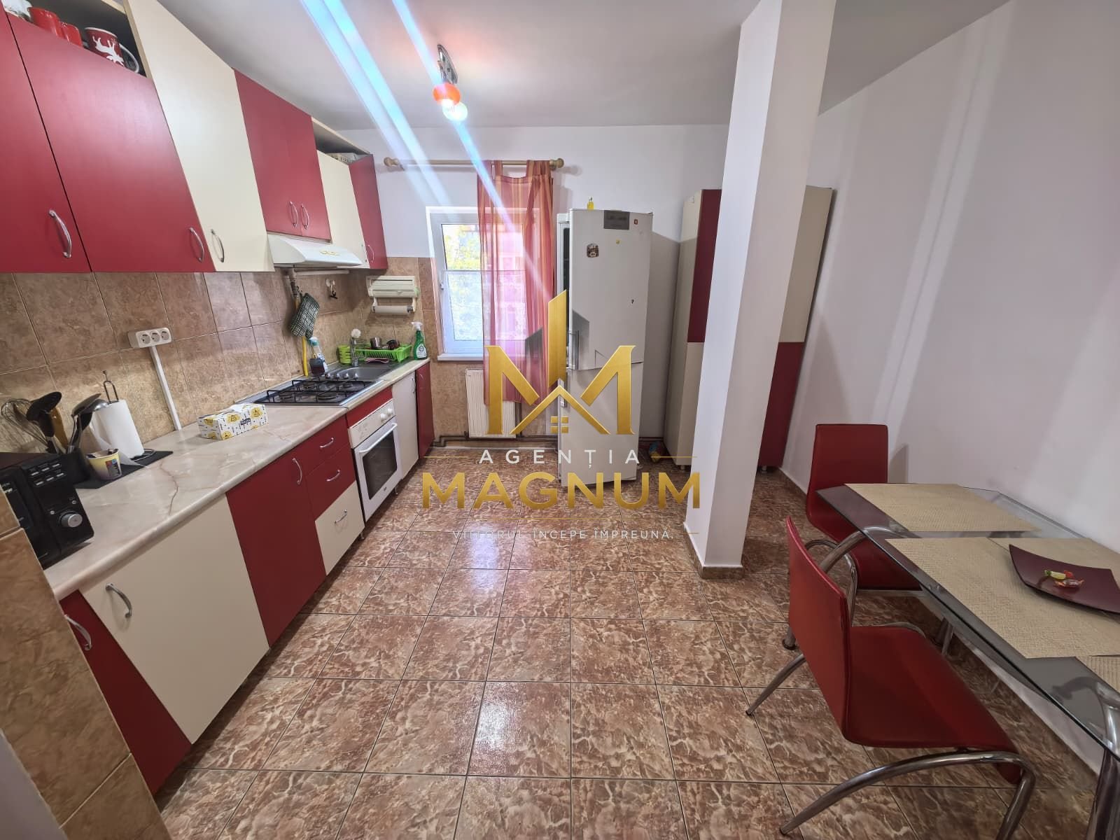 Apartament cu 3 camere de inchiriat