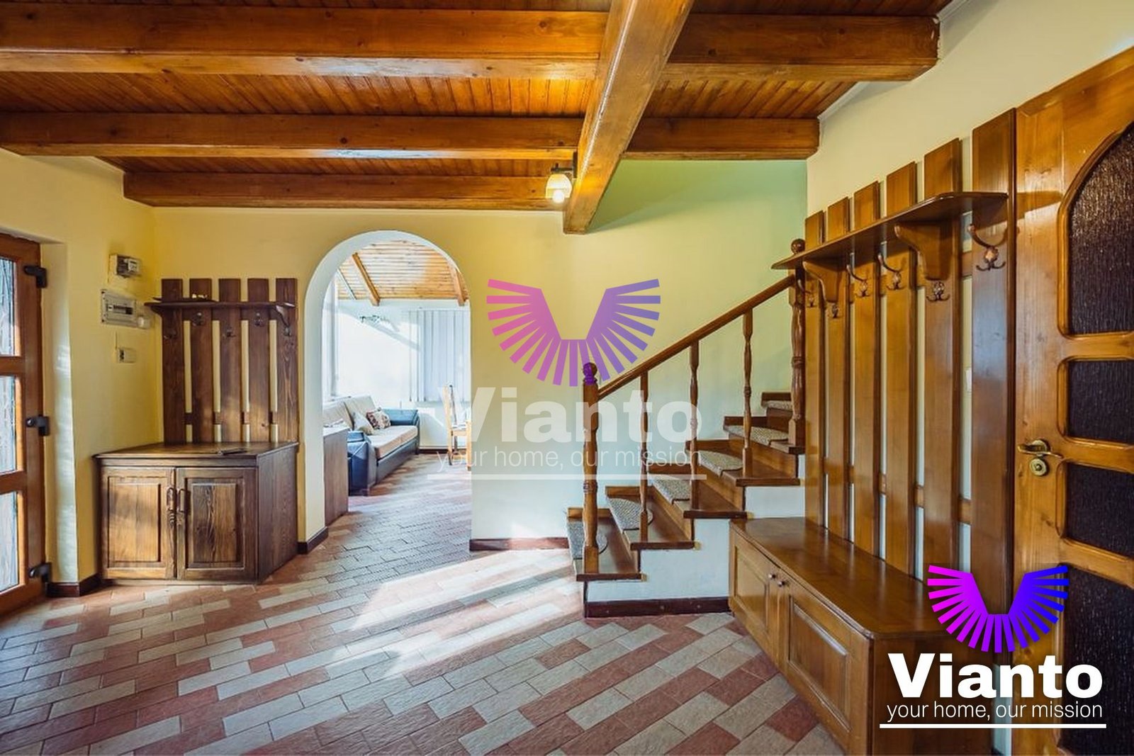 05b1ad112d2b4a4b8861ebaa95a19dc4 Casă de vânzare cu piscina in Tocile – Sadu | Zonă superbă