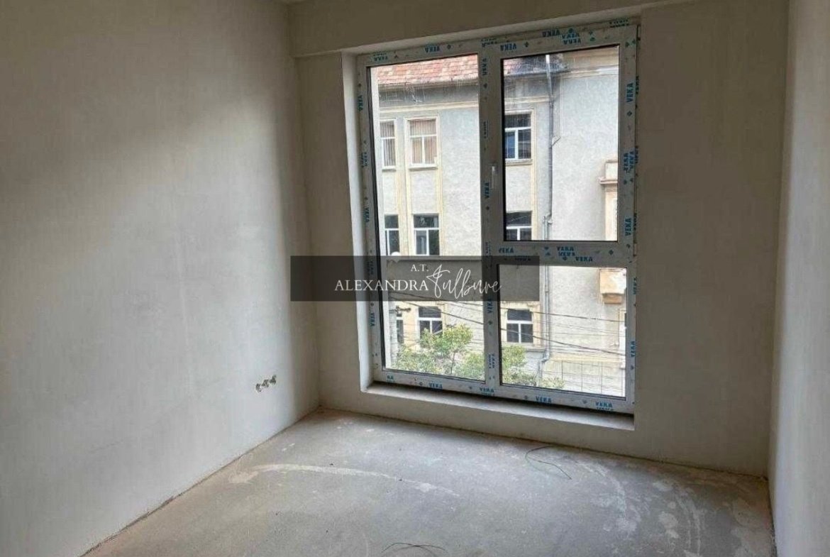 Apartament decomandat | 3 camere | 2 băi |M. Viteazul